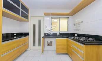 Imagem 7: Sobrado para venda tem 166 metros quadrados com 3 quartos em Santa Felicidade - Curitiba