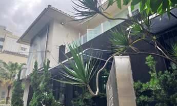 Imagem 2: Casa Aluguel/Venda reformada ideal para clínica de estética/salão de Beleza