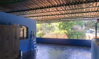 Imagem 3: Prédio com 04 (quatro) casas e 02 (duas) garagens para locação, ha 5 minutos do centro de