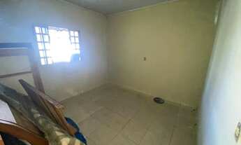 Imagem 4: QR 514 lote com 03 residencias 02 de 02qts e 01 de 01 qts escriturada R$ 195.000 escritura