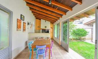 Imagem 6: Casa para venda possui 220 m² com 2 quartos em Jardim das Américas - Curitiba - PR