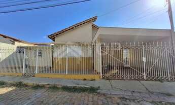 Imagem: CASA TÉRREA PRÓXIMO AO DIOCESANO