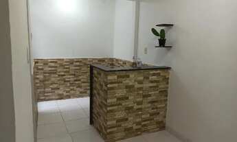 Imagem 2: Apartamento pequeno 1 Quarto sala com cozinha americana na Estrada do Monteiro