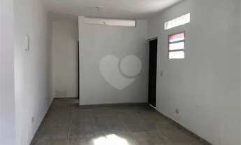 Imagem 7: Salão comercial localizado no centro de Mairiporã-SP