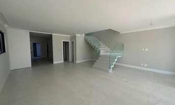 Imagem 6: Casa para venda tem 270 metros quadrados com 5 quartos