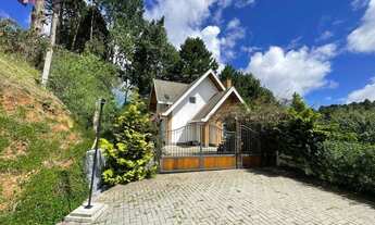 Imagem 2: Casa com linda vista, 3 suítes, 211 m² por R$ 1.700.000 - Alto da Boa Vista - Campos do Jo