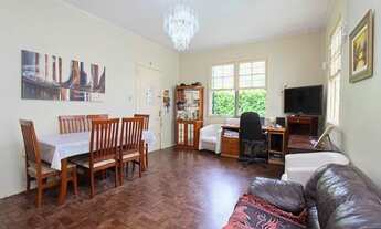 Imagem 7: Casa com três dormitórios com patio grande no bairro Santa Tereza