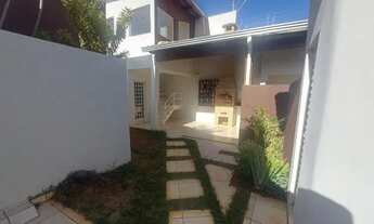 Imagem 3: Casa para Venda em Uberlândia, Jardim Inconfidencia, 3 dormitórios, 3 suítes, 2 banheiros