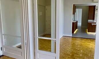 Imagem 6: Amplo apartamento reformado com terraço privativo e suíte no Centro Histórico de POA