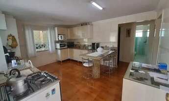 Imagem 2: CASA com 3 dormitórios à venda com 450m² por R$ 1.280.000,00 no bairro Capão Raso - CURITI