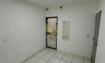 Imagem 4: Casa á alugar com piscina, 3 banheiros e churrasqueira privativa no Jardim Eilina