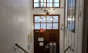 Imagem 2: Apartamento com 2 dormitórios à venda, 59 m² por R$ 212.000,00 - Centro Histórico - Porto