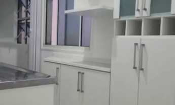 Imagem 4: Oportunidade, perto do Pronto Socorro do Pq Ind, cozinha com armários e mais..