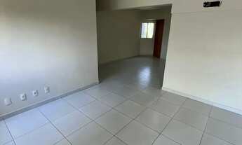 Imagem 3: RCR) 4 quartos no coração do Espinheiro | 2 suítes