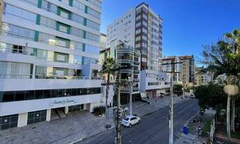 Imagem 6: Apartamento mobiliado e decorado, sacada de frente, no Centro de Capão da Canoa - RS