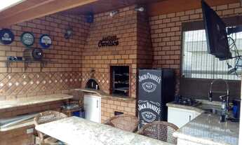 Imagem 3: Duplex para venda tem 254 metros quadrados com 5 quartos