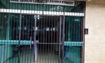 Imagem 2: Excelentes Salas (02) Térreas na Galeria Kenedy, na Av. Jorge Teixeira