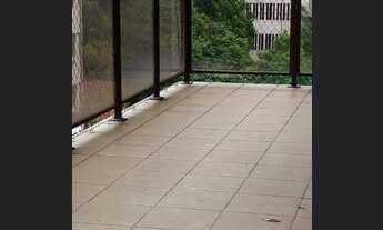 Imagem 7: Apartamento para aluguel e venda possui 200 metros quadrados com 4 quartos