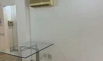 Imagem 7: Apto de 01 dormitório com armário embutido, painel e criados-mudos, bwc completo, sala com