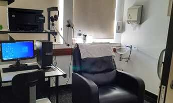 Imagem 7: Sala com consultórios divididos, 53m2