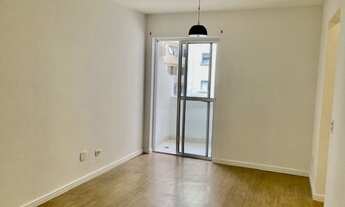 Imagem 2: 60m - 2 quartos - reformado - varanda - ar condicionado - 1 vaga - Itaim Bibi - São Paulo