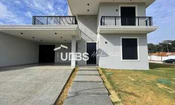 Imagem 2: Casa de condomínio sobrado para venda possui 369 metros quadrados com 5 quartos