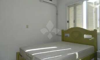 Imagem 7: PORTO ALEGRE - Apartamento Padrão - Partenon