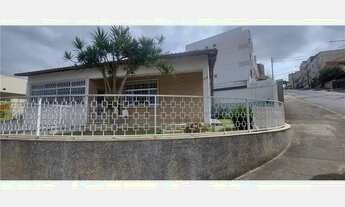 Imagem: Ótima casa linear com 5 quartos, jardim