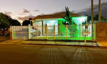 Imagem: Casa mobiliada e decorada - terreno amplo