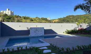 Imagem 5: Casa em condomínio com 4 suítes e 4 vagas de garagem em Camboriú/SC