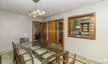 Imagem 6: Casa reformada com amplo pátio e edícula no bairro Menino Deus!