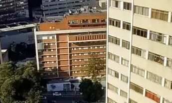 Imagem 2: Apartamento para venda tem 66 metros quadrados com 3 quartos em Aclimação - São Paulo - Sã