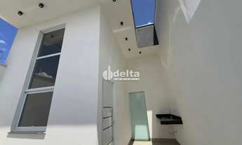 Imagem 2: Casa disponível para venda no bairro Santa Mônica em Uberlândia-MG