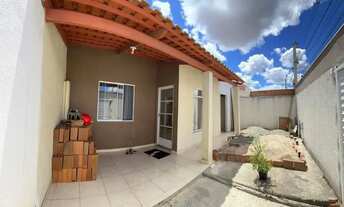 Imagem 5: OPORTUNIDADE NO BAIRRO GABRIELA: Casa 2/4 em Terreno de 160m² - Toda Murada!