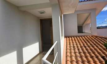 Imagem: Casa de alto padrão à venda no bairro