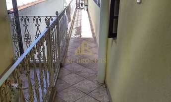 Imagem 3: Casa na Sessenta, com 7 quartos, sendo 2 suítes, 3 banheiros, sala, cozinha, 3 vagas garag