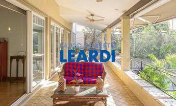 Imagem: CASA ASSOBRADADA - PACAEMBÚ - SP