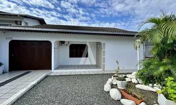 Imagem: Casa com 1 suíte(s) mais 2 quarto(s) à