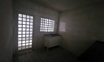 Imagem 6: Vendo Casa de 2 Quartos na Esplanada 05 Valparaiso GO em frente a BR 040