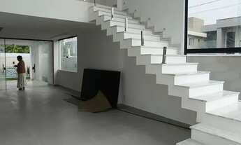 Imagem 3: Casa duplex com piscina quartos espaçosos e acabamento de primeira em estilo moderno no Ho