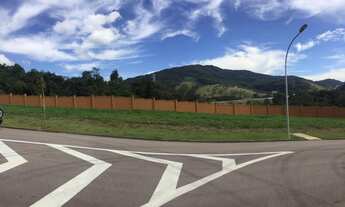 Imagem: Lote com fundo para área verde no Condomínio