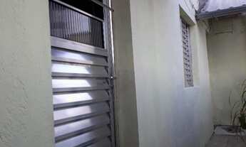 Imagem: Alugo casa 02 cômodos e banheiro - Cohab