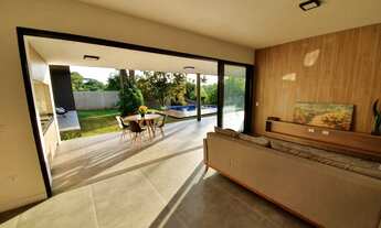 Imagem 7: Sobrado com acabamentos de primeira, móveis planejados e 2 suítes para venda em condomínio