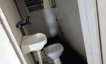 Imagem 2: Aluga-se comodo com banheiro