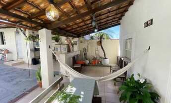 Imagem 3: Casa em meio lote localizada no bairro Palmeiras, em Belo Horizonte