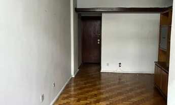 Imagem 2: Apartamento para venda com 65 metros quadrados com 2 quartos em Copacabana - Rio de Janeir