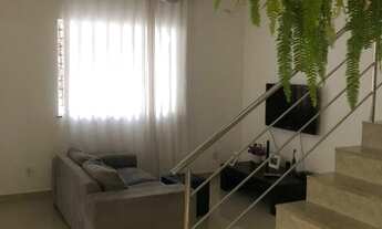 Imagem 6: Casa de condomínio para aluguel possui 200 metros quadrados com 4 quartos