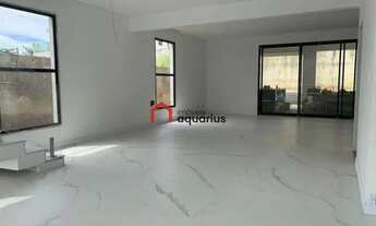 Imagem 5: Lindo sobrado de alto padrão com arquitetura moderna e sofisticada