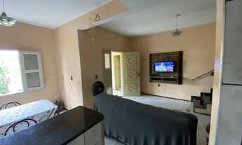 Imagem 7: Excelente Casa Residencial/Comercial no Jereissati I com Ponto Comercial e 3 Quartos