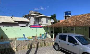 Imagem 2: Paraíso à poucos metros do Mar. Essa casa pode ser a dos seus sonhos..